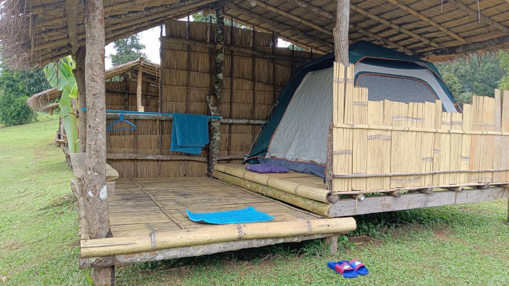ไร่นิธิสุนทร Nithisoonthon Farmstay メーホンソン エクステリア 写真