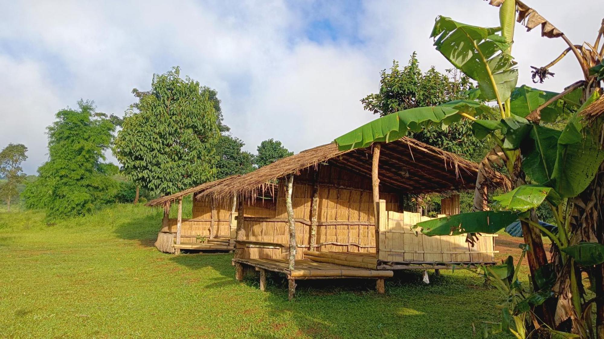 ไร่นิธิสุนทร Nithisoonthon Farmstay メーホンソン エクステリア 写真