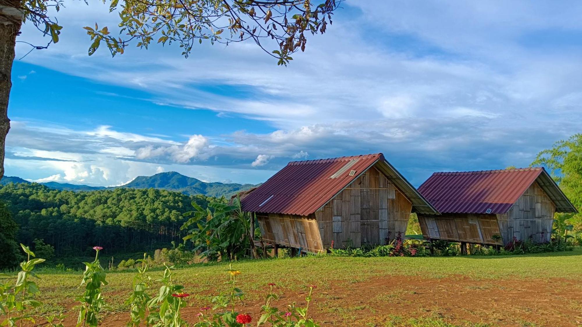 ไร่นิธิสุนทร Nithisoonthon Farmstay メーホンソン エクステリア 写真