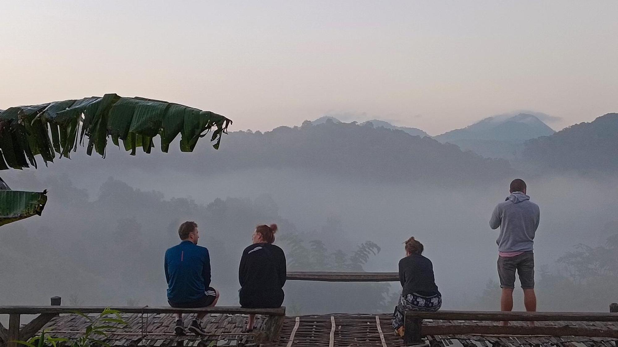 ไร่นิธิสุนทร Nithisoonthon Farmstay メーホンソン エクステリア 写真