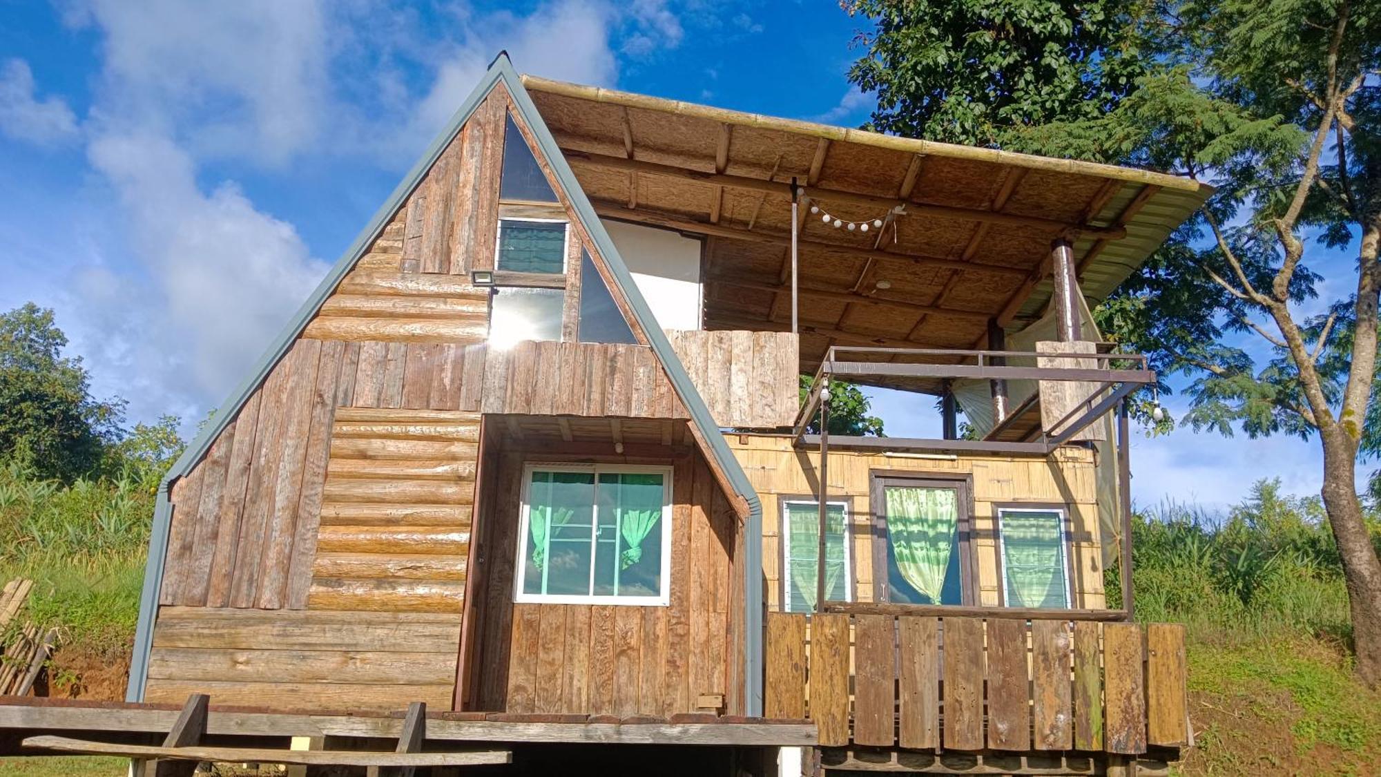 ไร่นิธิสุนทร Nithisoonthon Farmstay メーホンソン エクステリア 写真