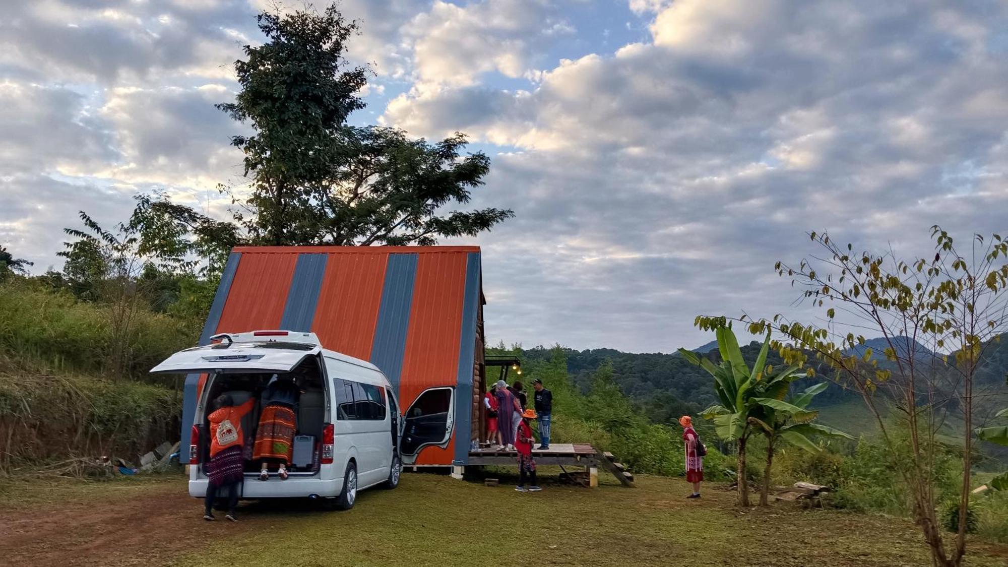 ไร่นิธิสุนทร Nithisoonthon Farmstay メーホンソン エクステリア 写真