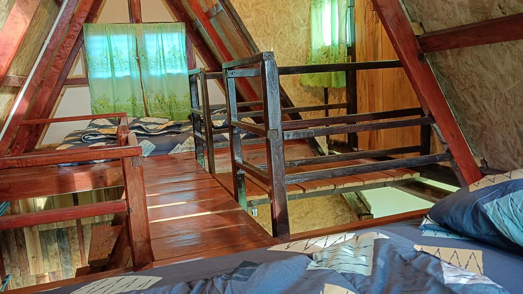 ไร่นิธิสุนทร Nithisoonthon Farmstay メーホンソン エクステリア 写真