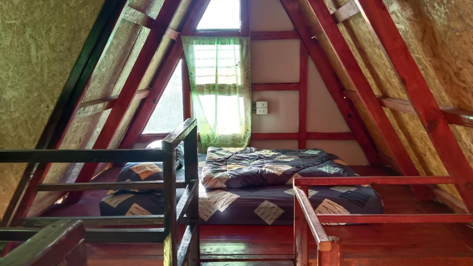 ไร่นิธิสุนทร Nithisoonthon Farmstay メーホンソン エクステリア 写真