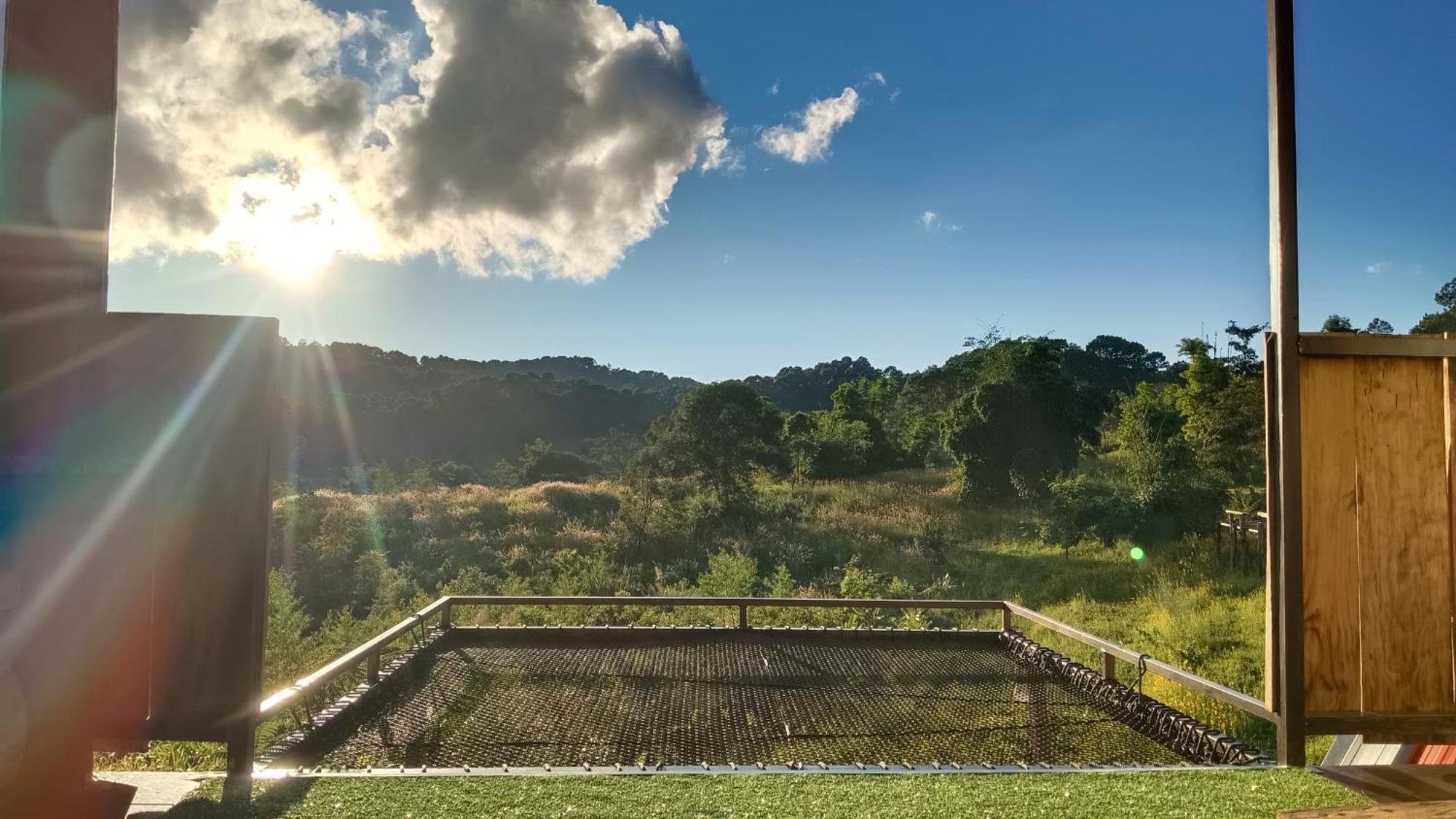 ไร่นิธิสุนทร Nithisoonthon Farmstay メーホンソン エクステリア 写真