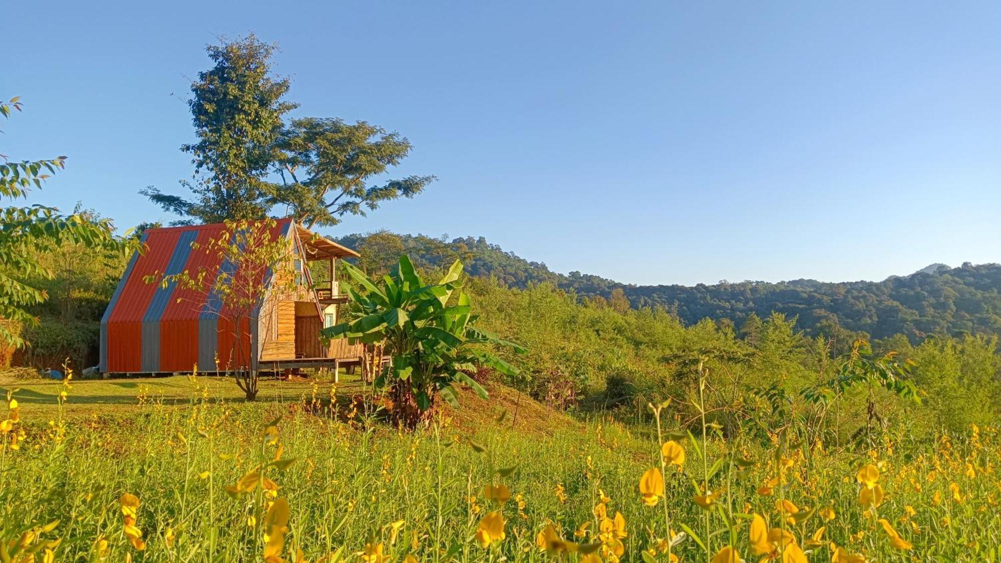 ไร่นิธิสุนทร Nithisoonthon Farmstay メーホンソン エクステリア 写真